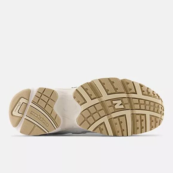 NEW New Balance 725V1 Unisex Running White with Honeycomb and Grey Matter main image 5